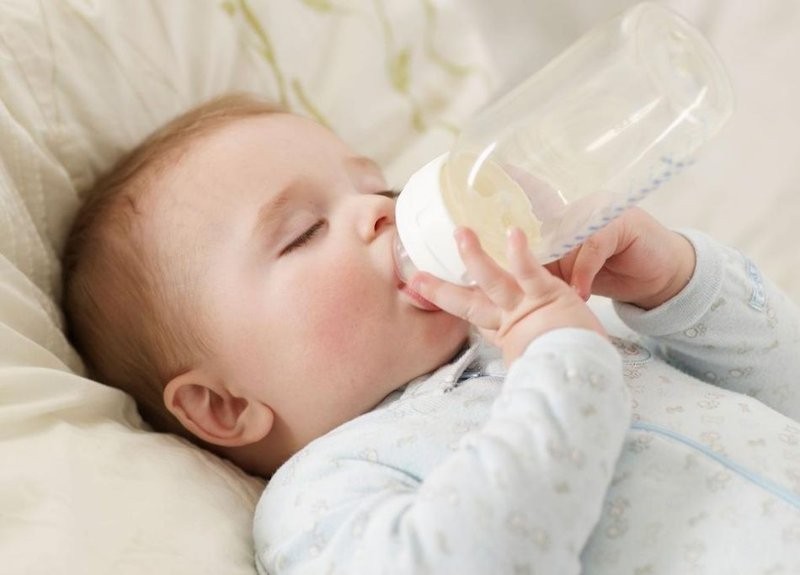 bayi 1 bulan buang air besar, frekuensi BAB bayi 1 bulan, bayi sembelit, bayi diare, Bunda, si Kecil